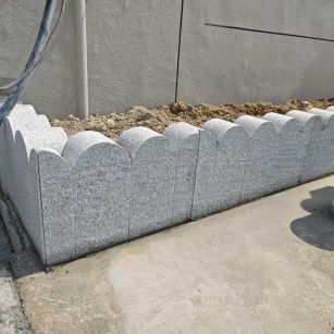 铜川 芝麻白花岗岩花边石铺装效果图